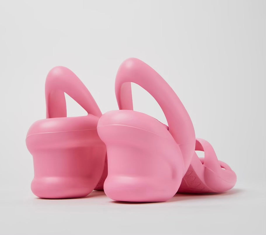 Pink high-heeled shoe heel