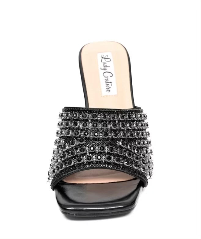 Black embellished high-heeled shoes toe box