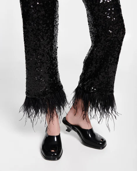 Black slip-on kitten heel model