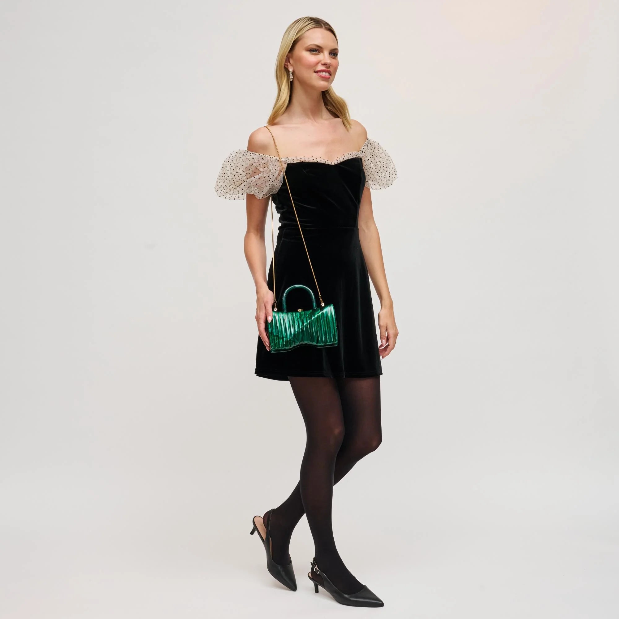 Green marbled handbag with gold gold shoulder chain strap and green handles model 3