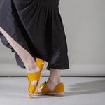 Yellow sandal with beige sole model