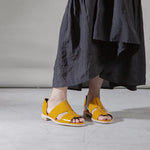 Yellow sandal with beige sole model alternate 3