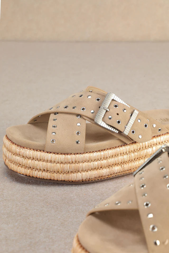 Beige sandal with woven sole pair 3