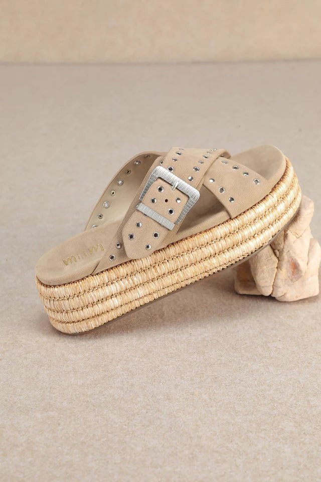 Beige sandal with woven sole pair 4