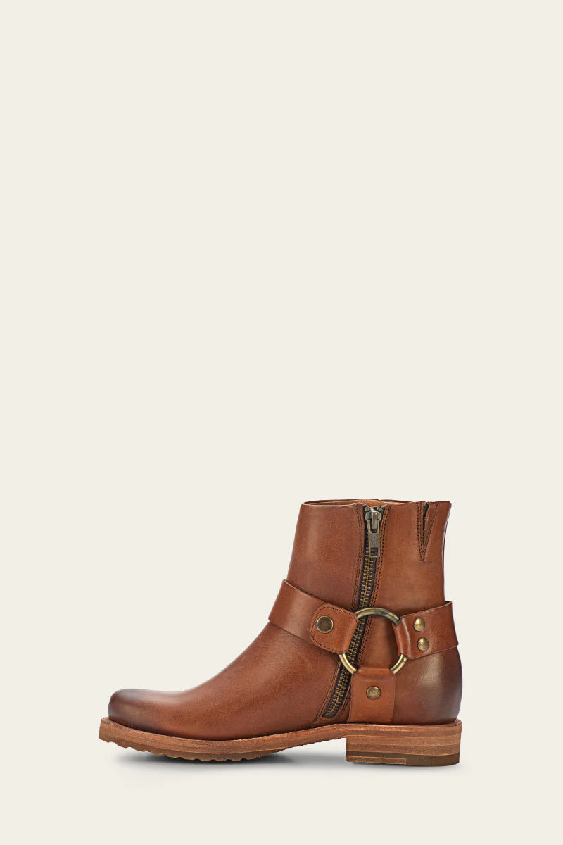 Frye Veronica Harness Short Boot E098