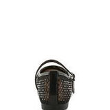 Patrizia Sharkey Flat R088
