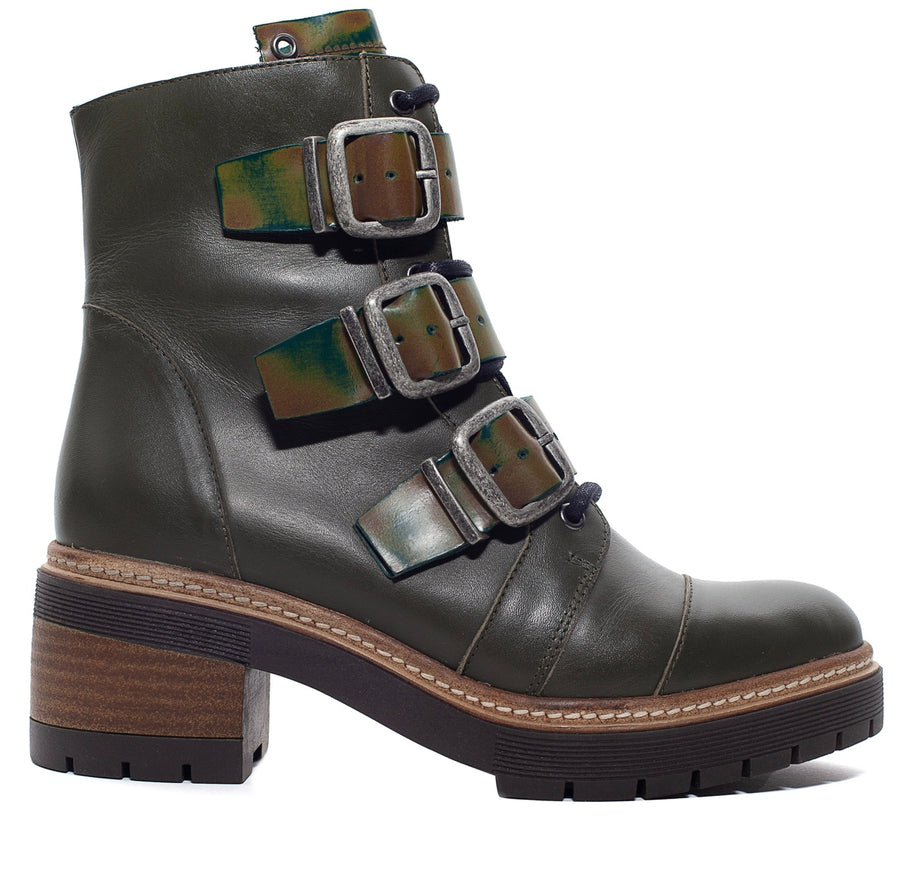Unity in Diversity Kiss the Sky Boot E151