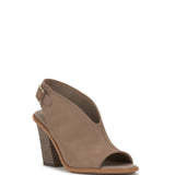 Vince Camuto Fandree Slingback Sandal E132