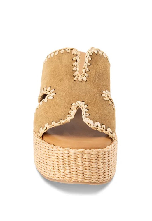Beige wedge sandal with woven sole front