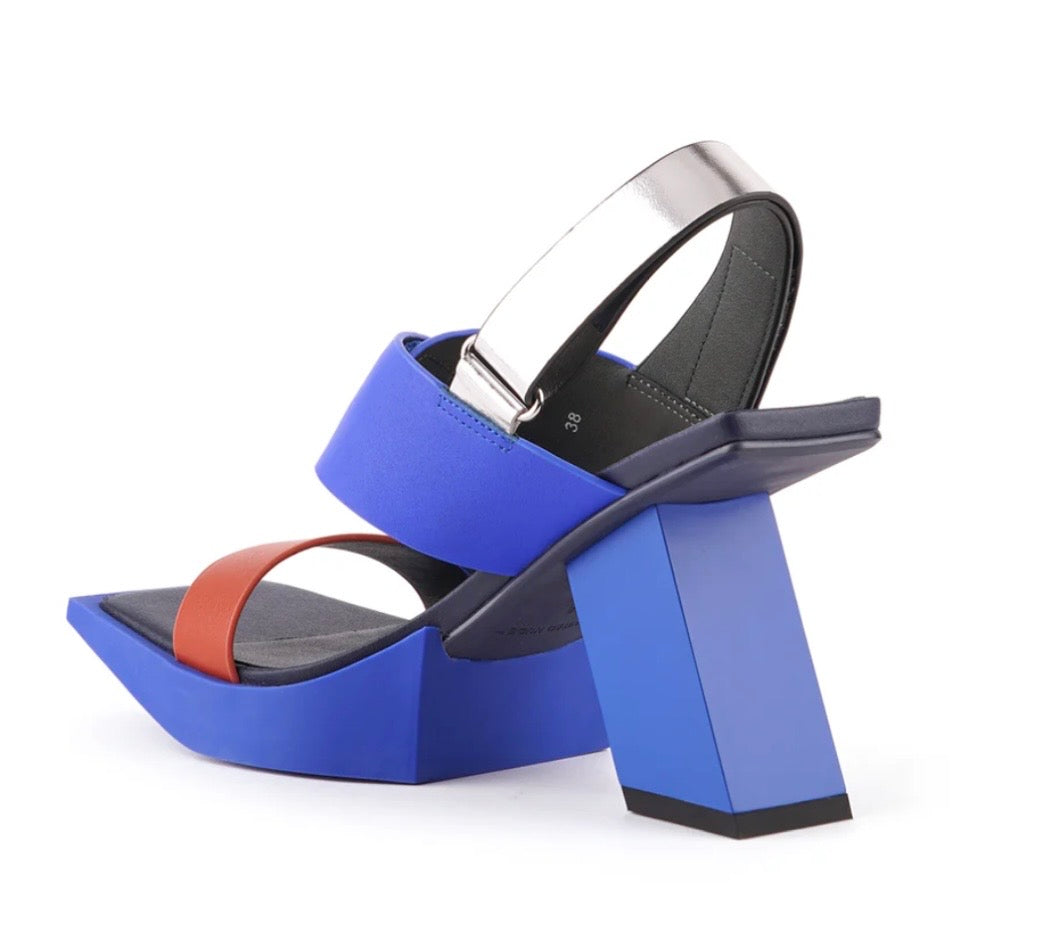 Blue high-heeled sandal with brown strap rear