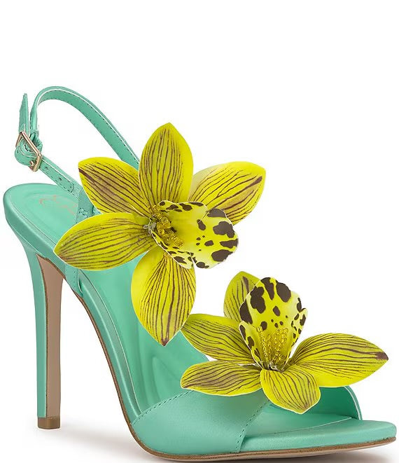 Mint green high-heeled heel with yellow floral decorations side