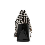 Betsey Johnson Casandra Penny Loafer K001