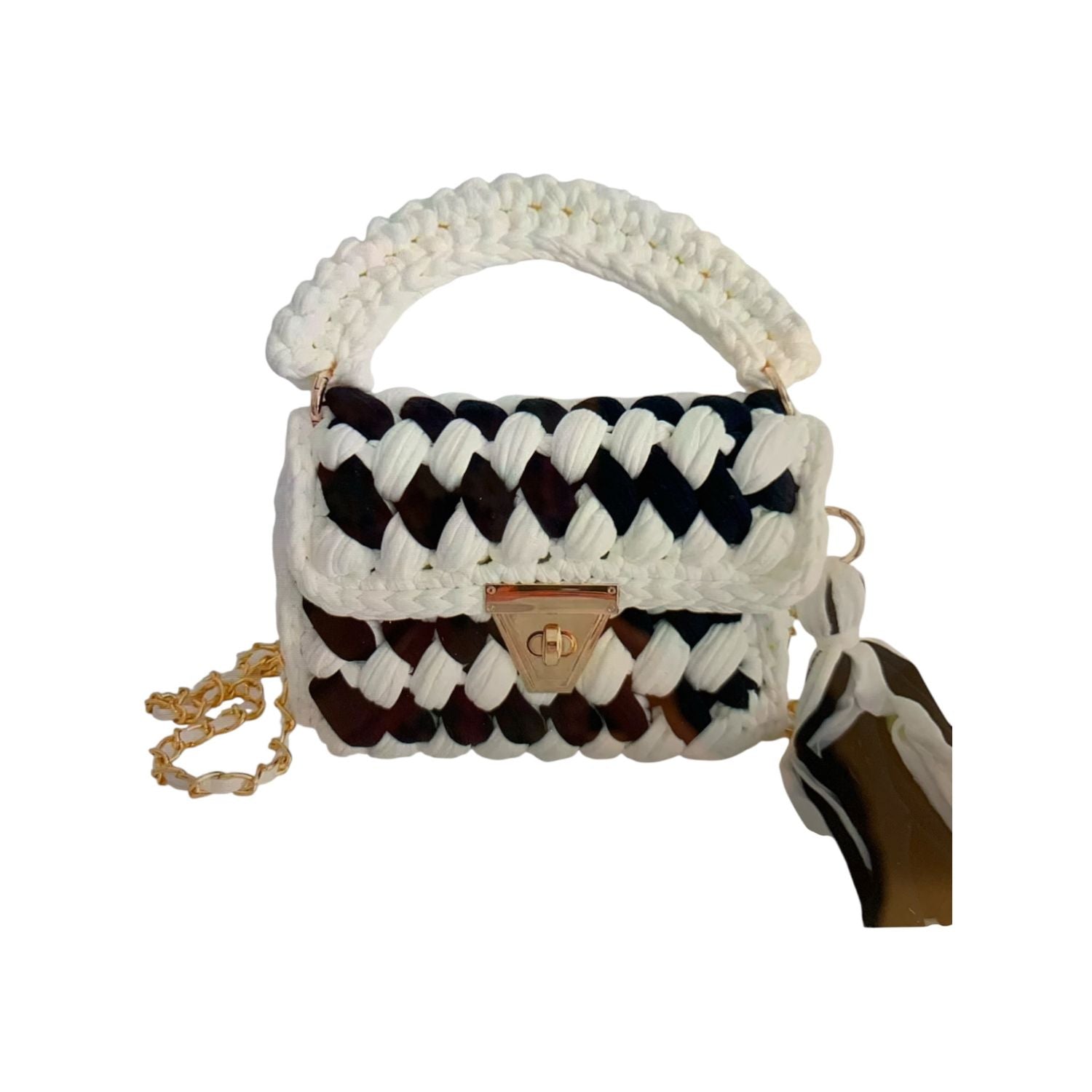 Woven handbag with a checkered pattern