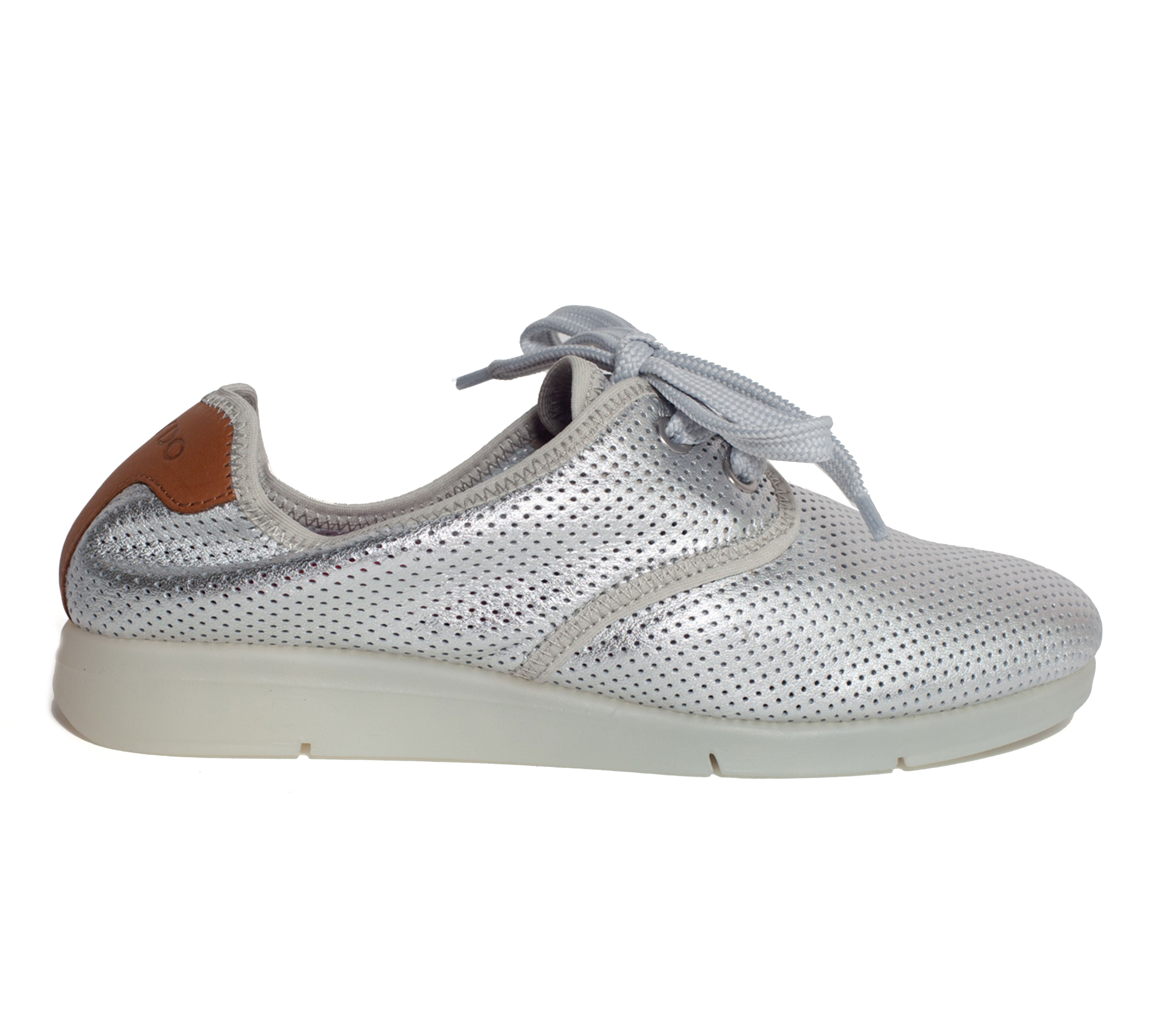 Silver oxford styled platform sneaker close up