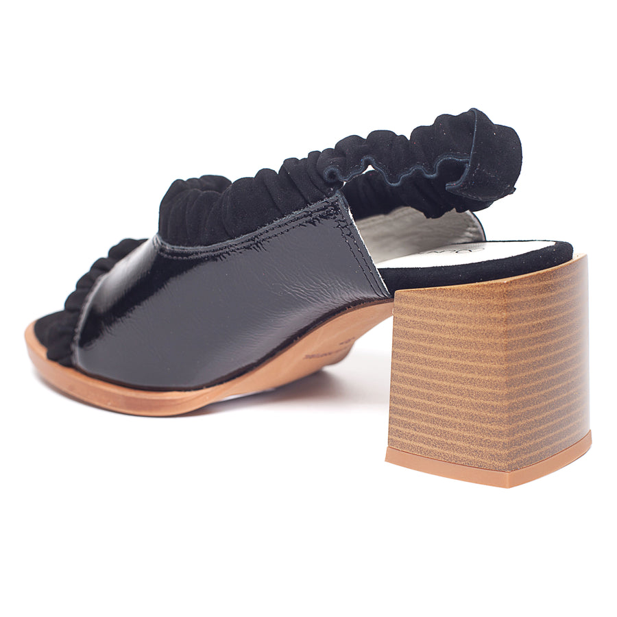 Unity in Diversity Sofia Slingback D025A