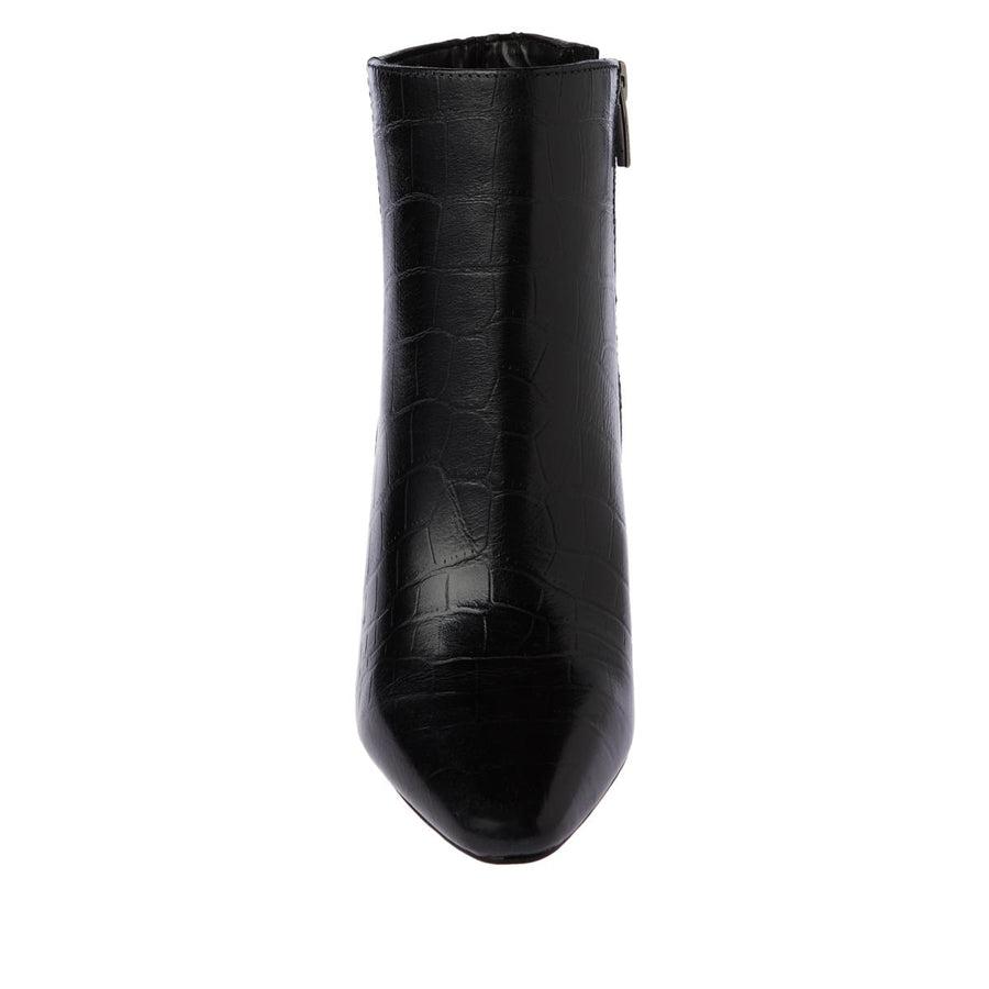 Vince Camuto Allost Bootie E037