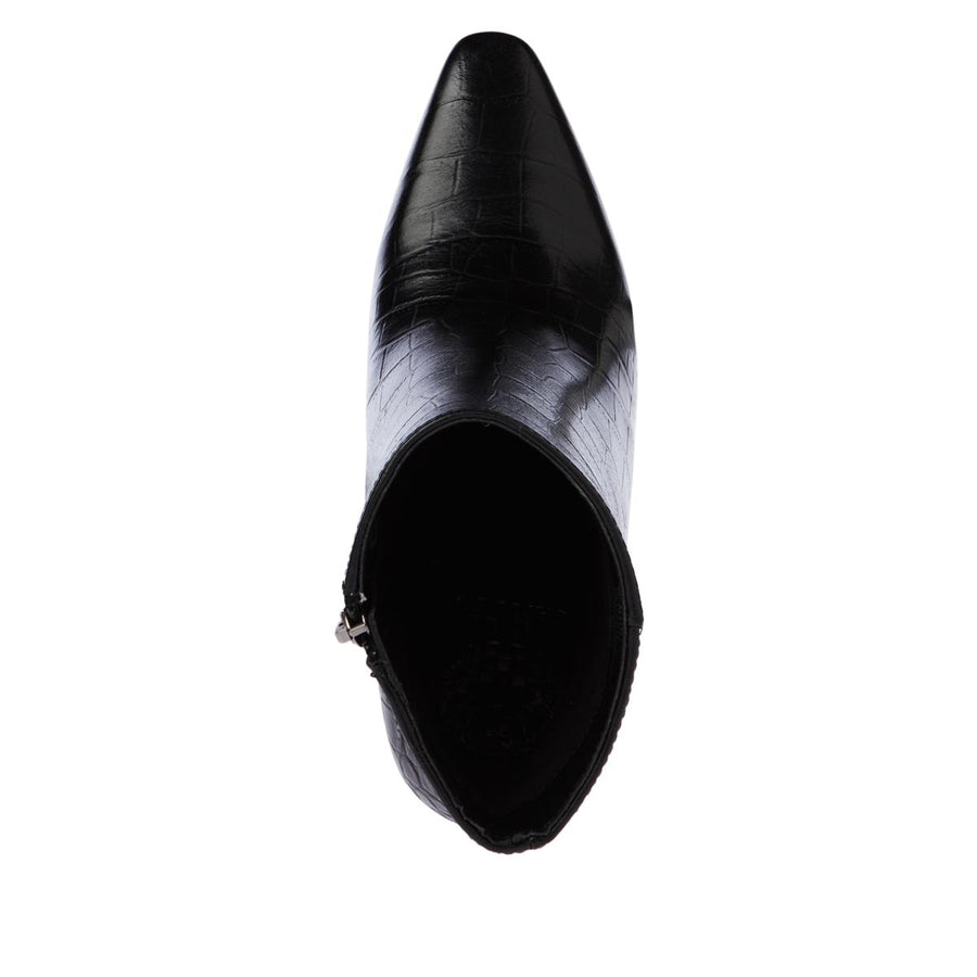 Vince Camuto Allost Bootie E037
